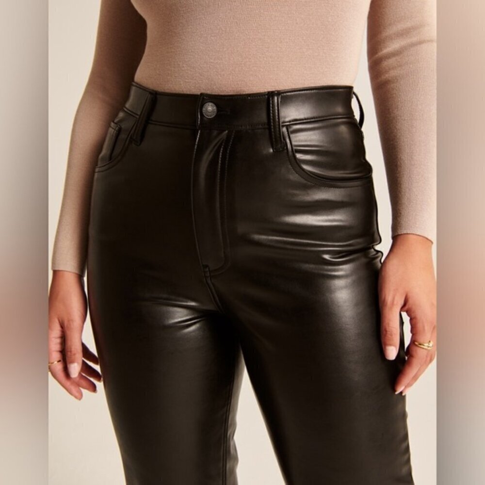 Abercrombie & Fitch Curve Love Vegan Leather 90s Straight Pant size 31 Short BK - Picture 4 of 16